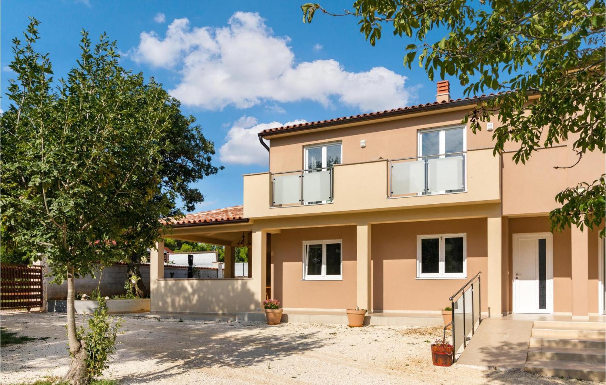 Amazing In With Kitchen Holiday home Pula